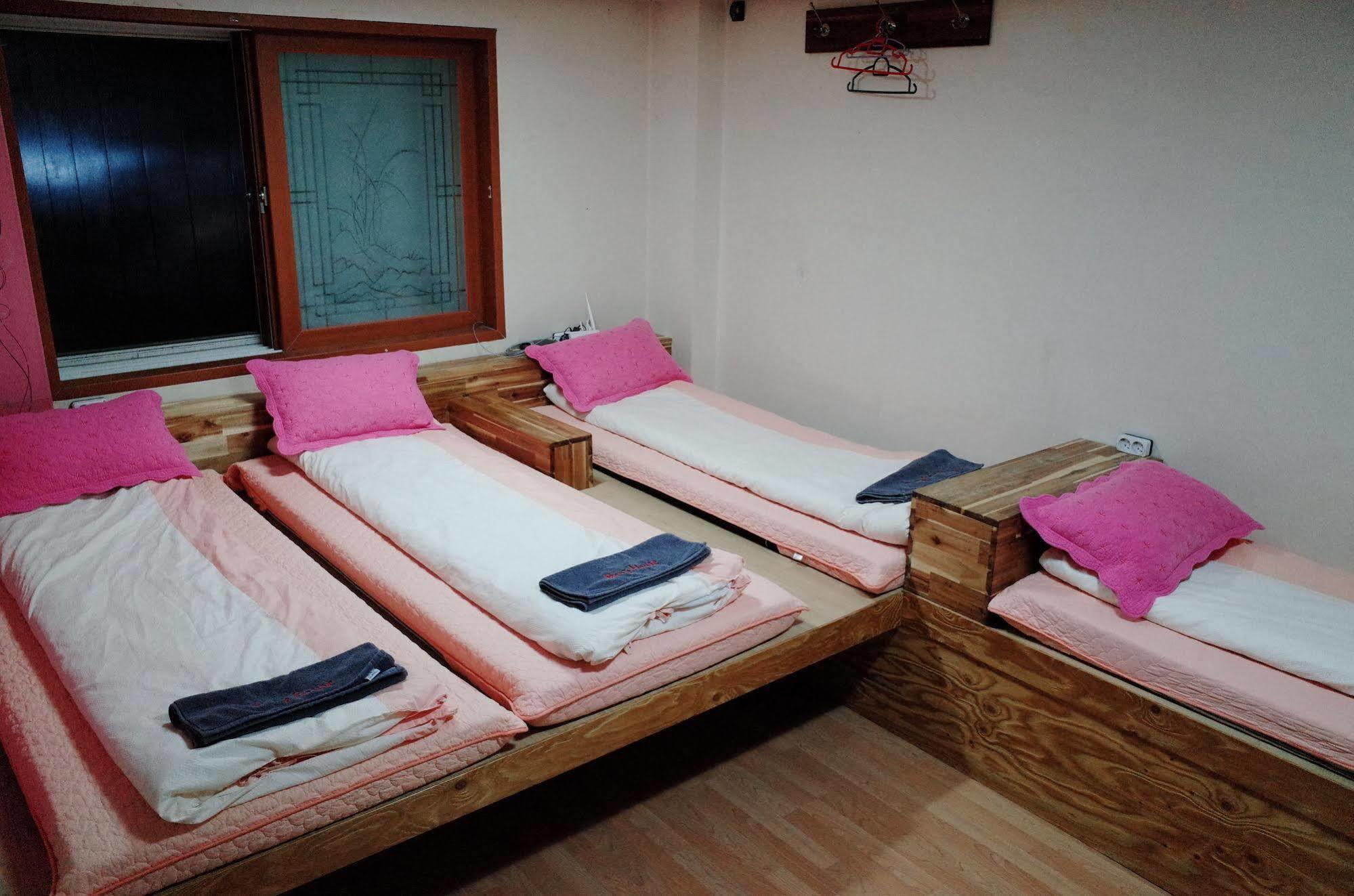 Bong Backpackers Hostel Seoul Ngoại thất bức ảnh