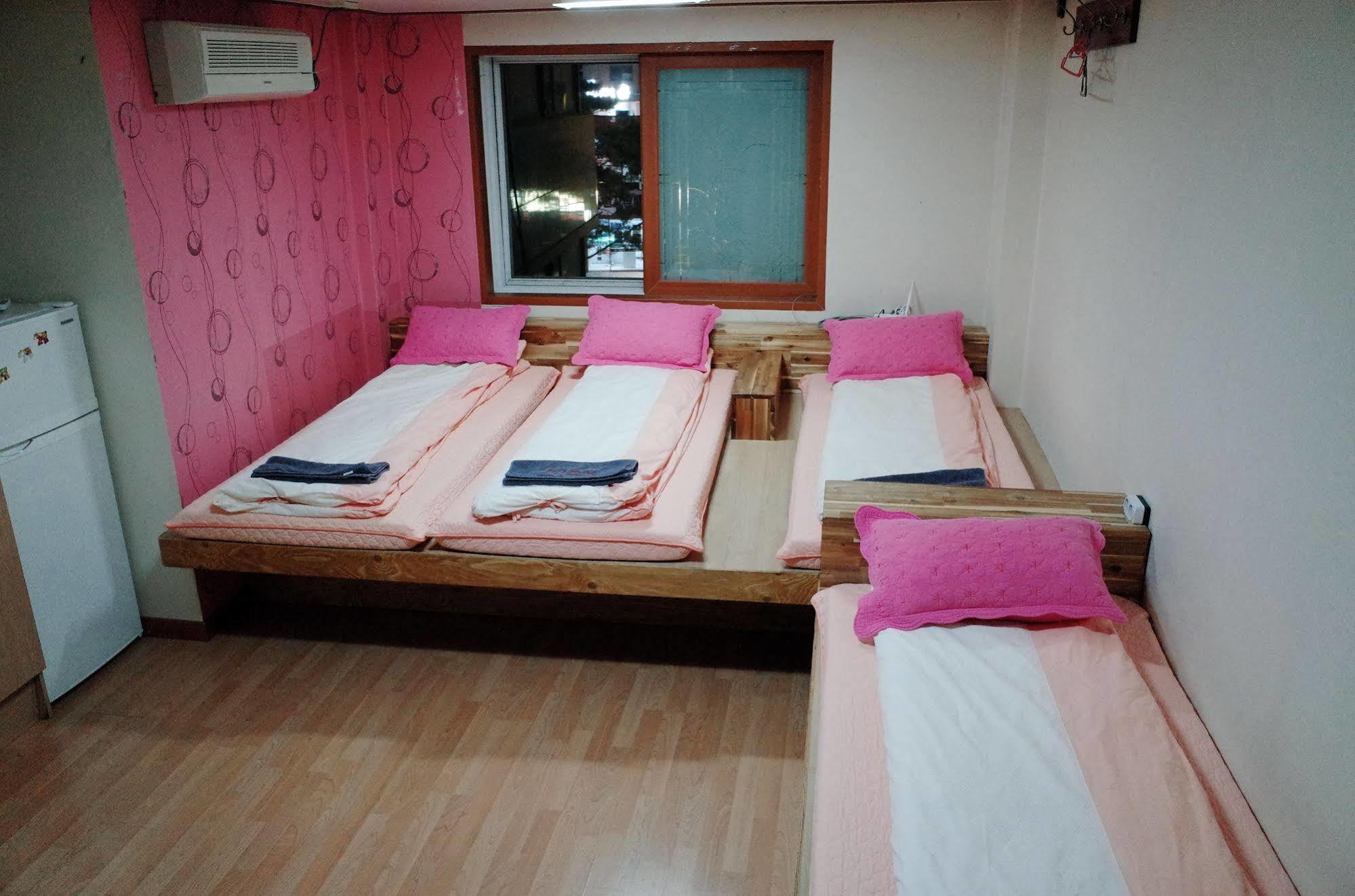 Bong Backpackers Hostel Seoul Ngoại thất bức ảnh