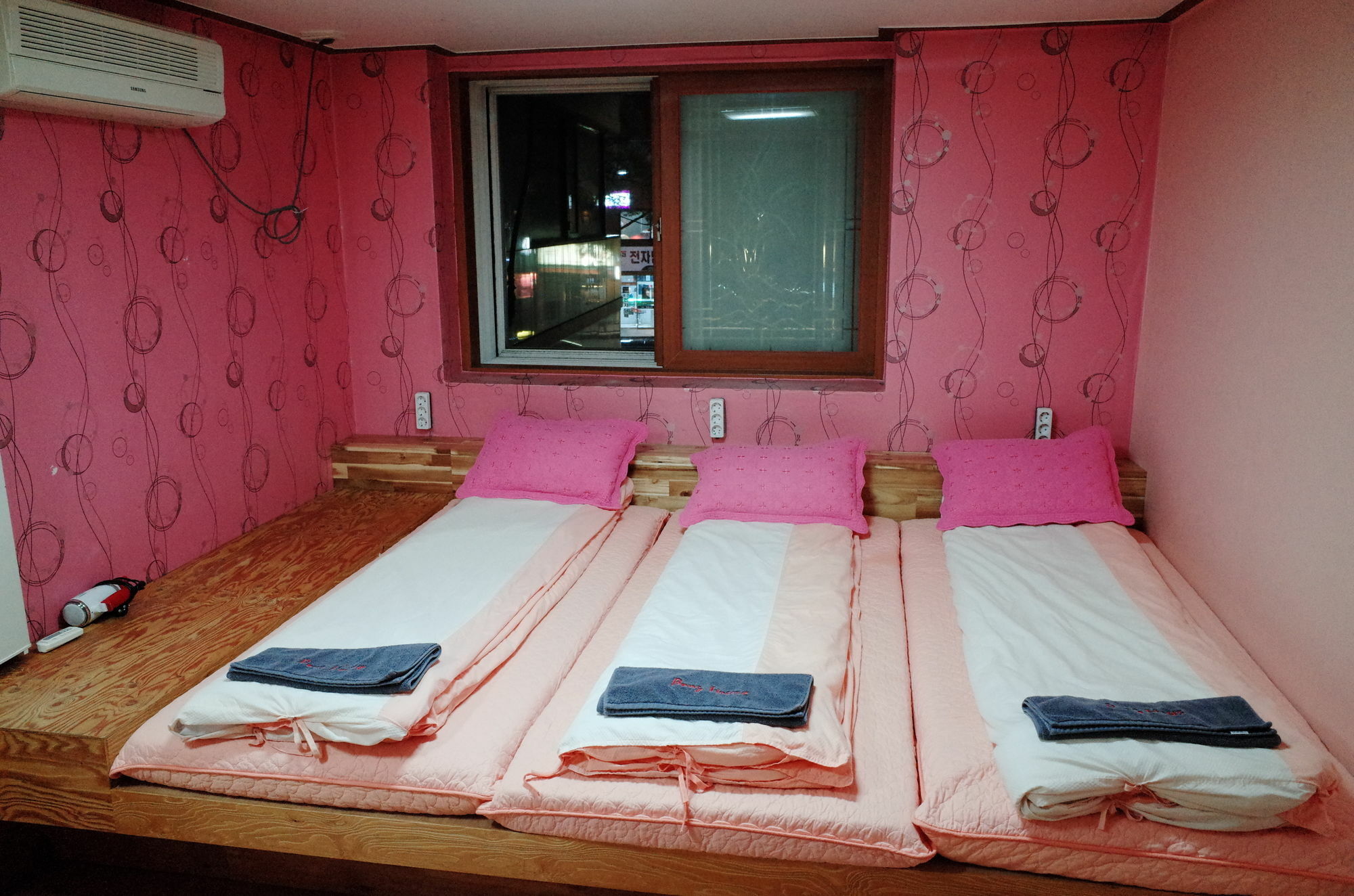 Bong Backpackers Hostel Seoul Ngoại thất bức ảnh